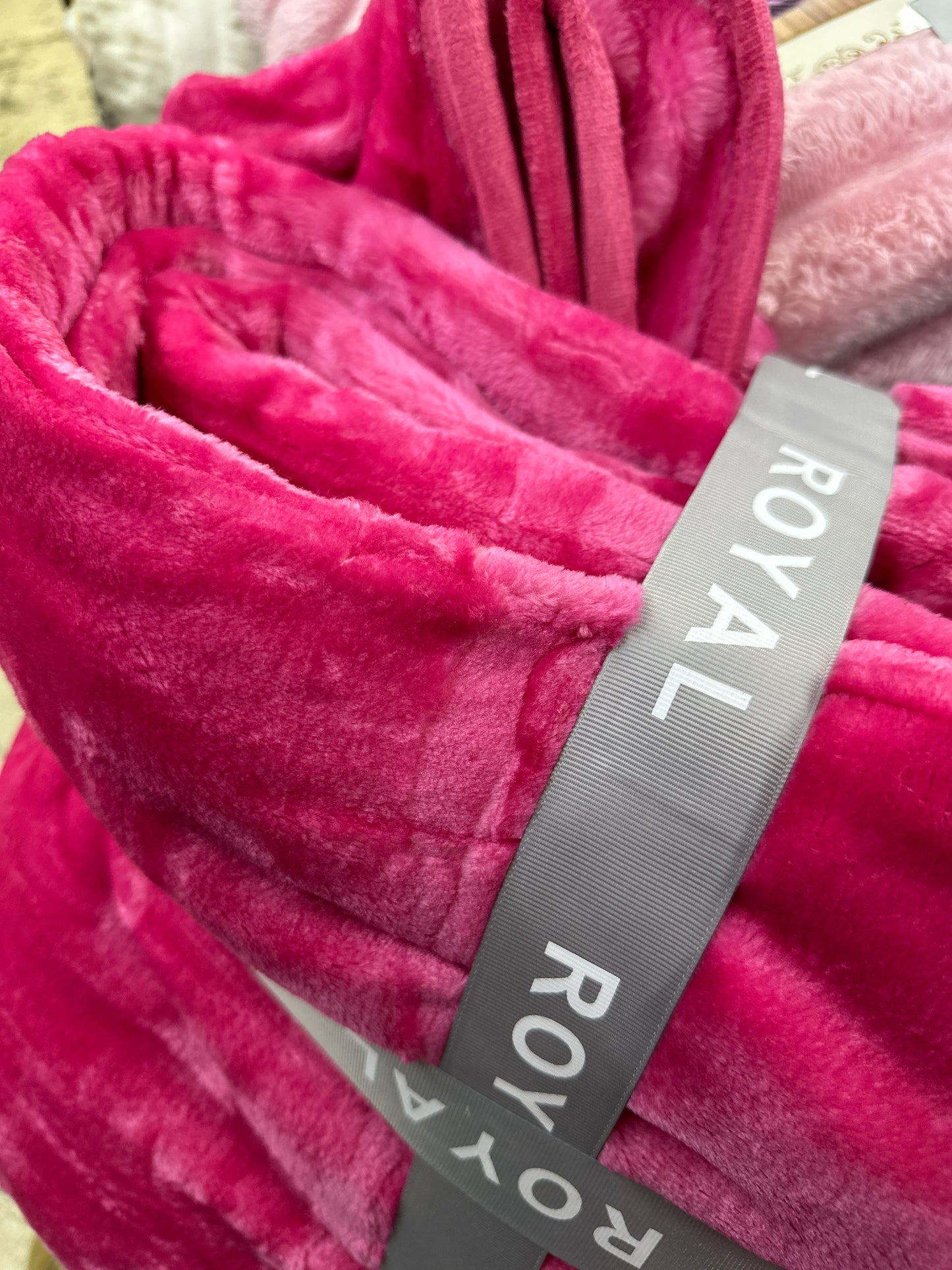 Royal Flannel Blanket - Solid Pink