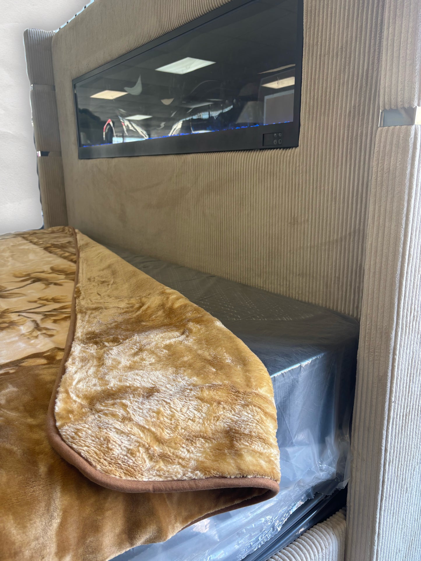 BM107 Solaron Blanket Korean Mink - Roses on a Vine Brown