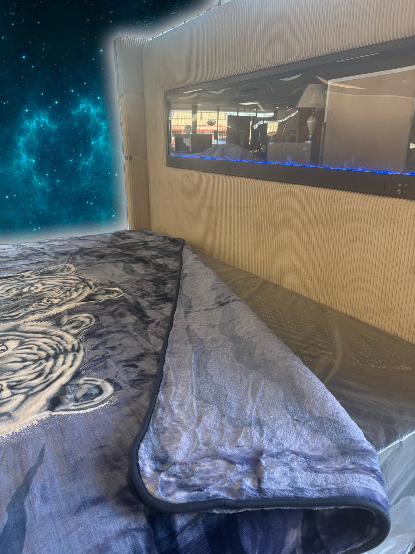 BM122 Solaron Blanket Korean Mink - Twin White Tigers Blue