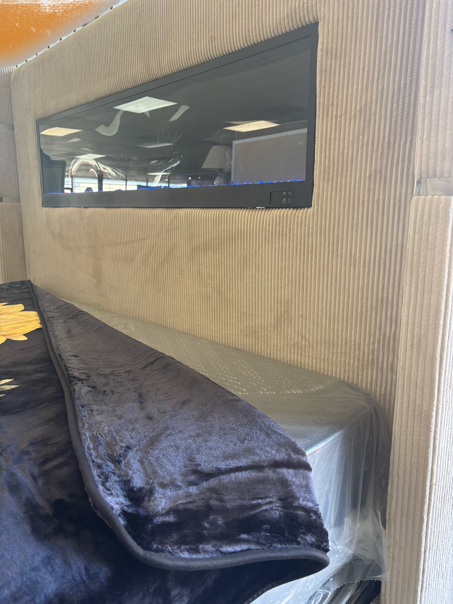 BM133 Solaron Blanket Korean Mink - Sunflower Black