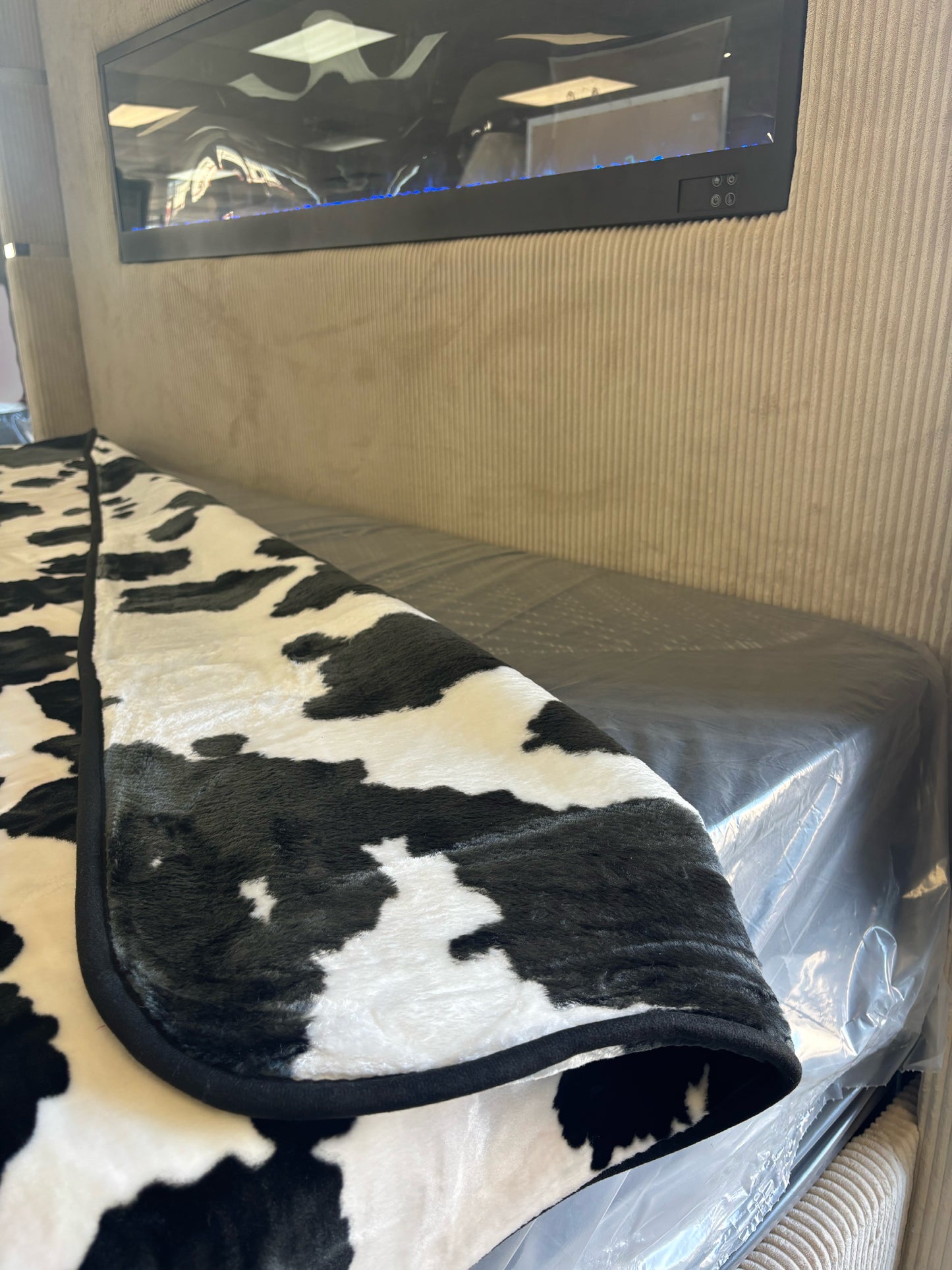 BM281 Solaron Blanket Korean Mink - Cowhide