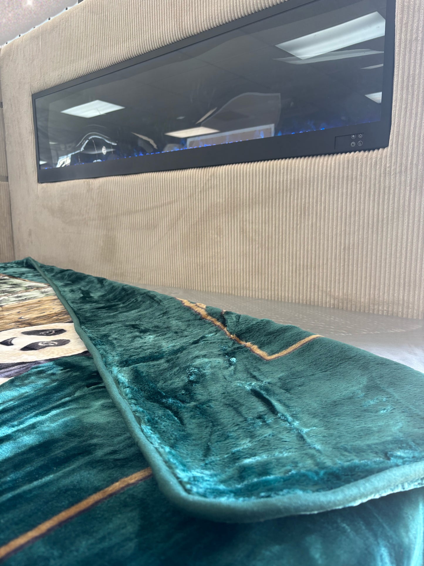 BM86 Solaron Blanket Korean Mink - Panda & Cub Green