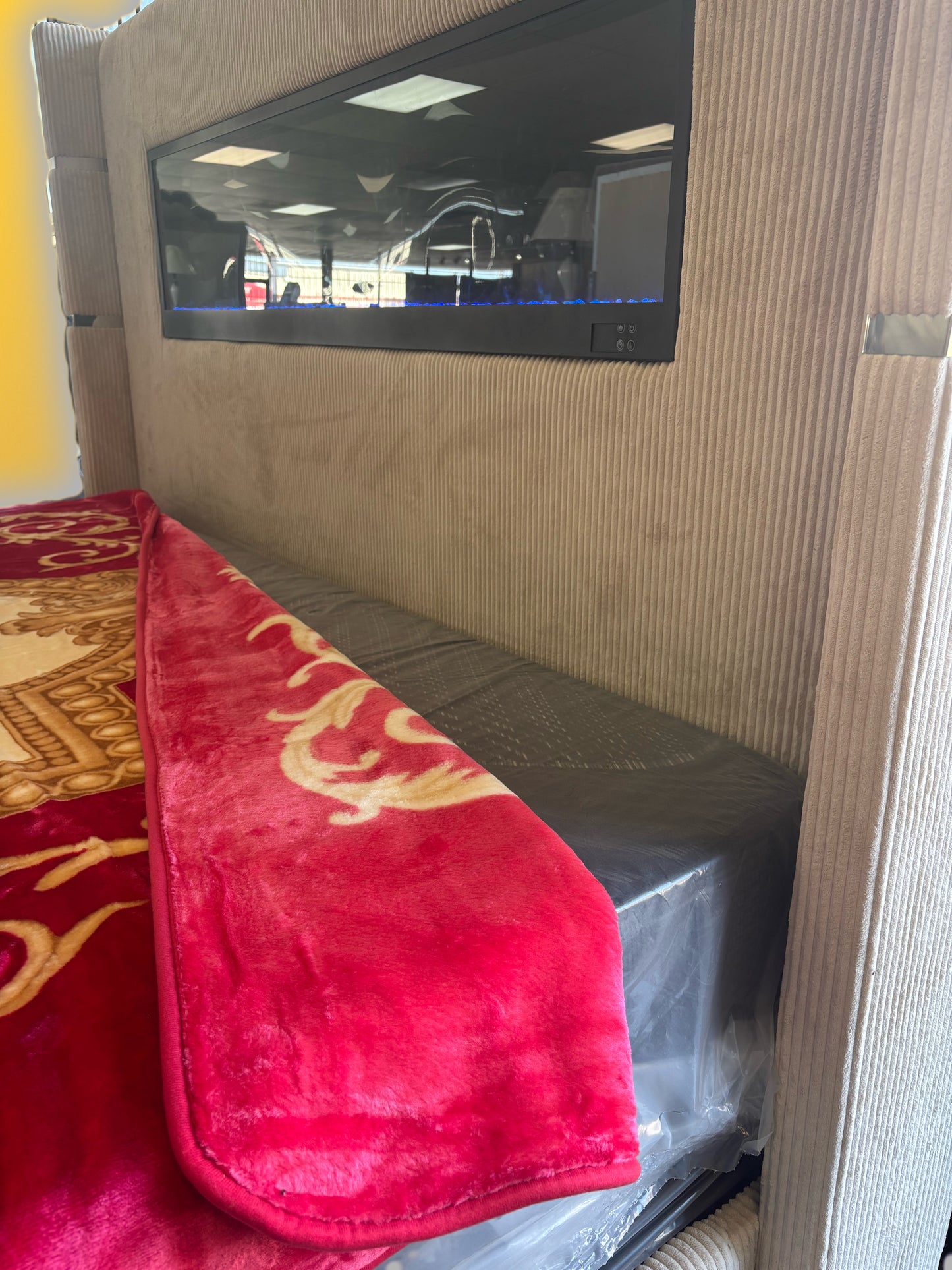 BM108 Solaron Blanket Korean Mink - Flower Bouquet Red