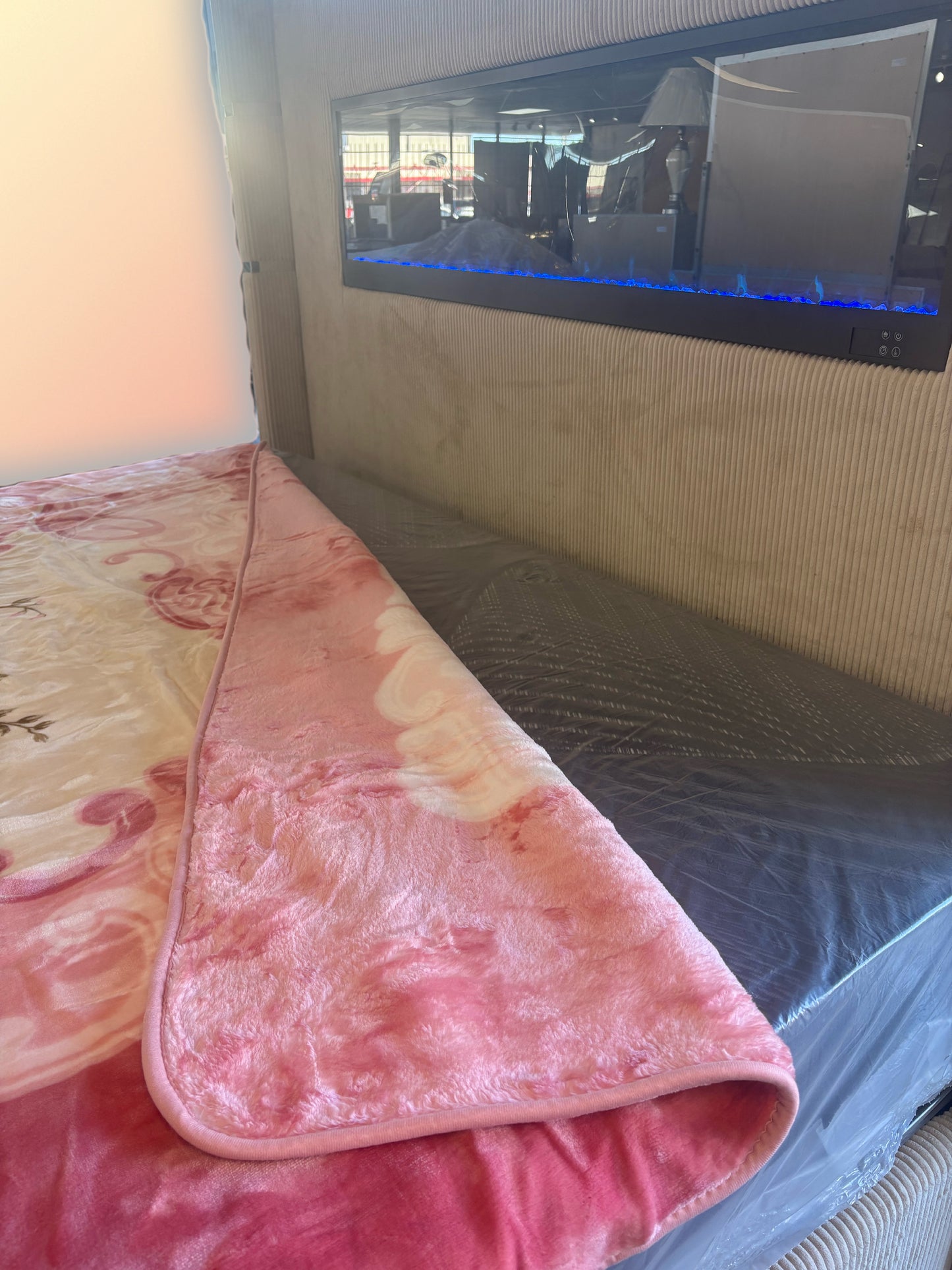 BM127 Solaron Blanket Korean Mink - Three Flowers Pink