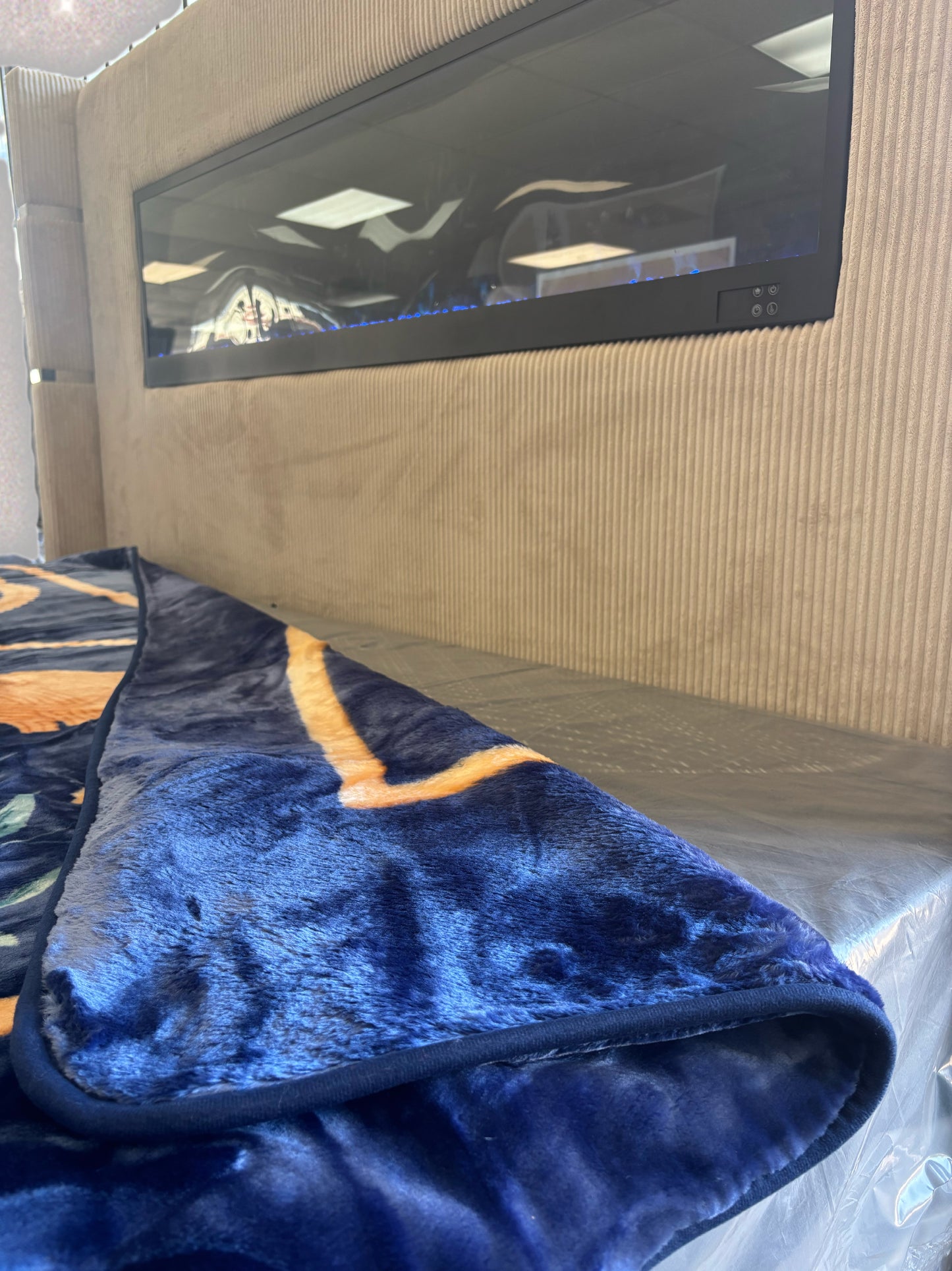 BM269 Solaron Blanket Korean Mink - Flowers & Tassels Blue