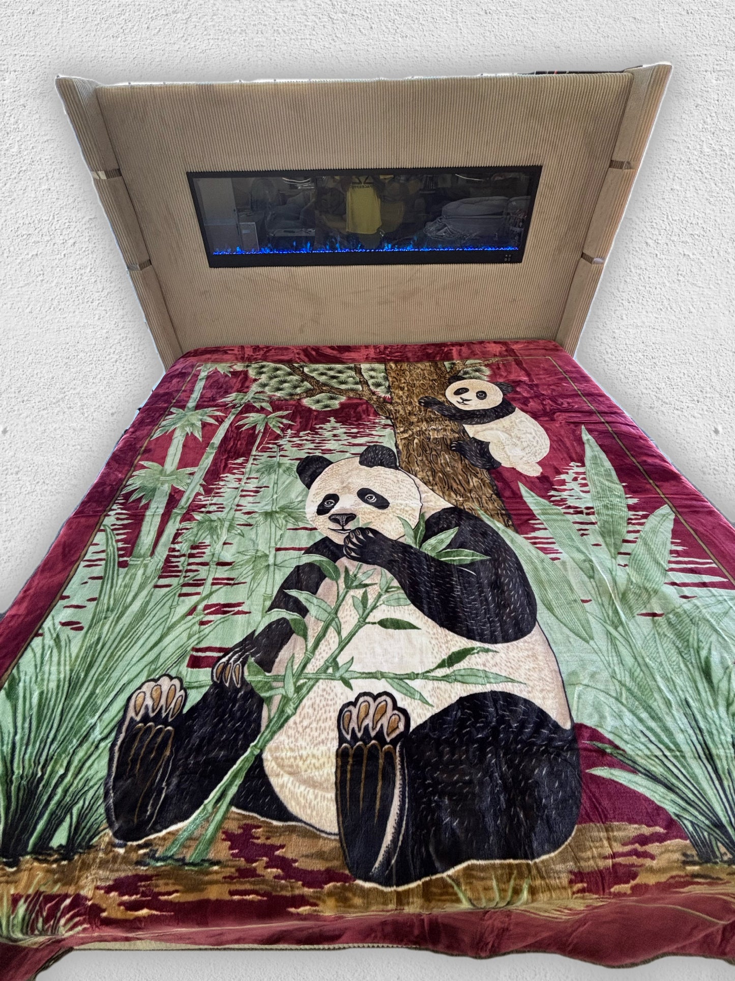 BM86 Solaron Blanket Korean Mink - Panda & Cub Burgundy
