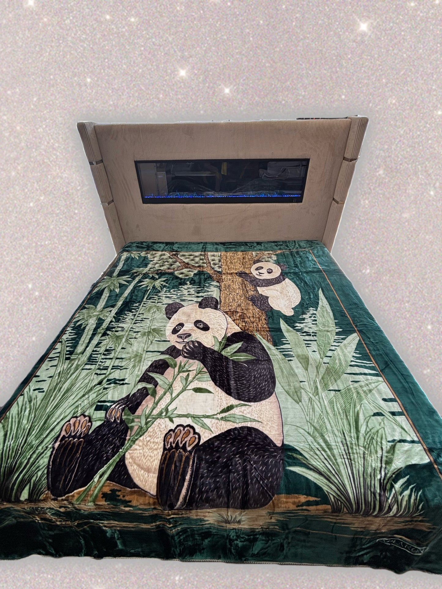 BM86 Solaron Blanket Korean Mink - Panda & Cub Green
