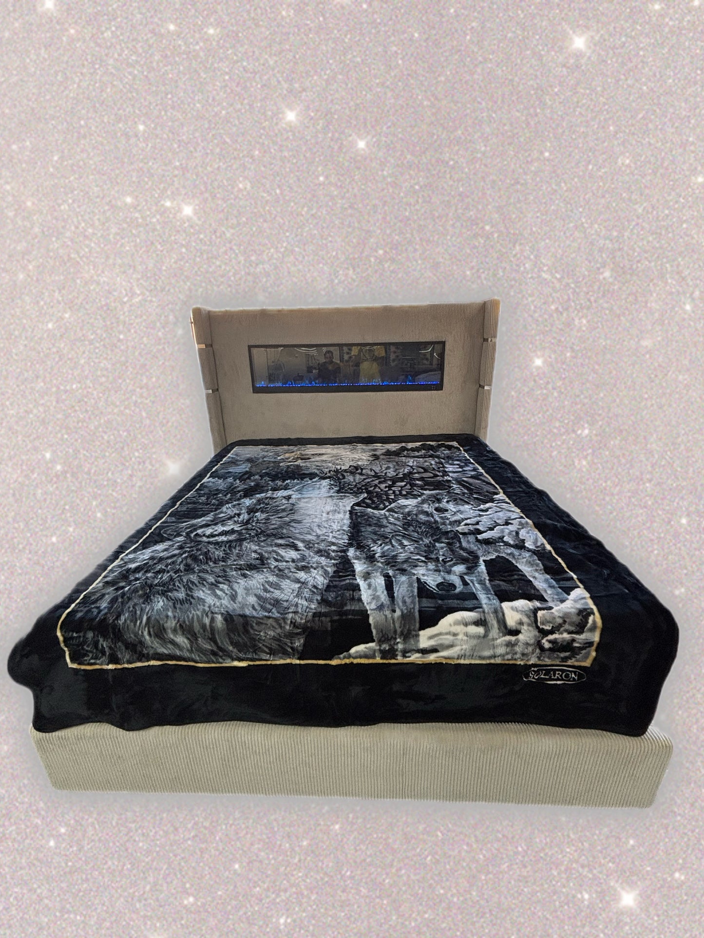 BM270 Solaron Blanket Korean Mink - Wolf Trio Hunt Black